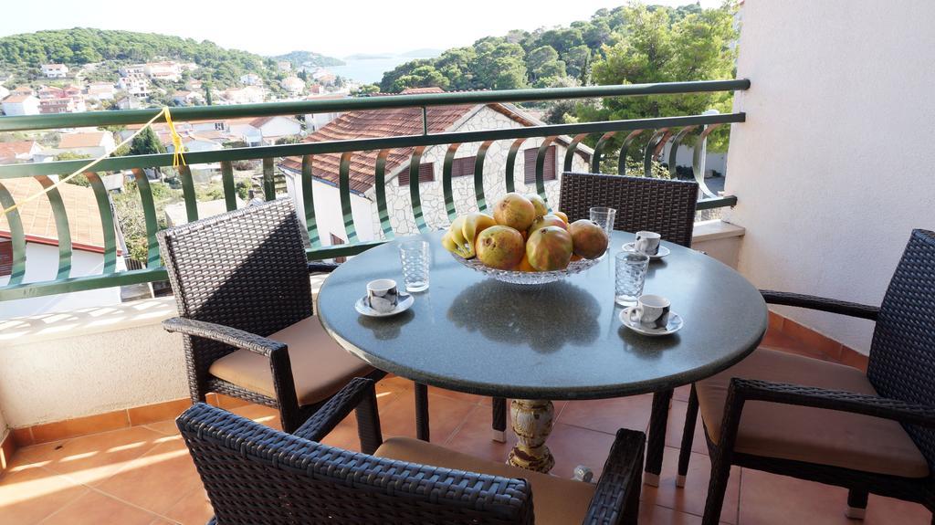 Villa Dvorine Tisno Bilik gambar